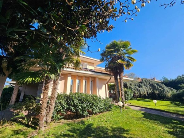 casa indipendente in vendita a Cava Manara