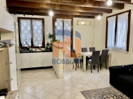 casa indipendente in vendita a Cava Manara
