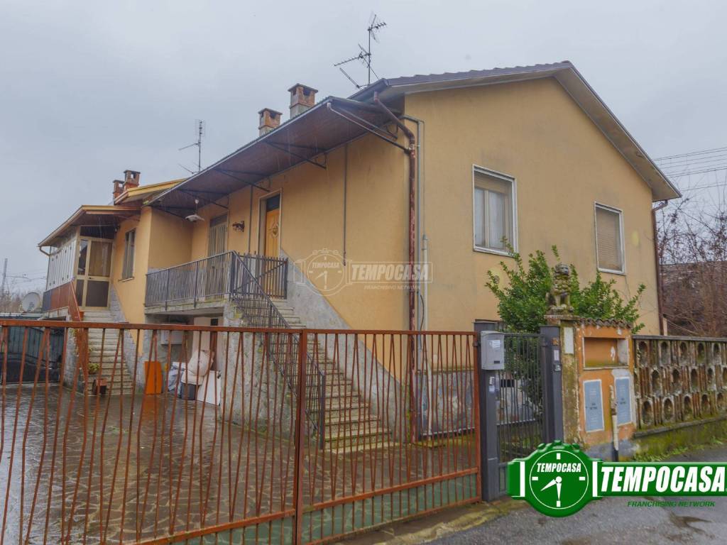 appartamento in vendita a Cava Manara