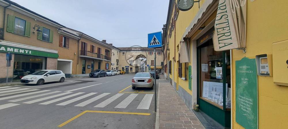 negozio in vendita a Cava Manara