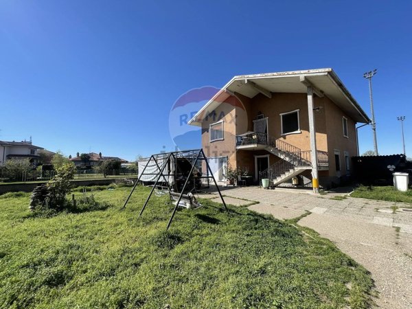 casa indipendente in vendita a Cava Manara