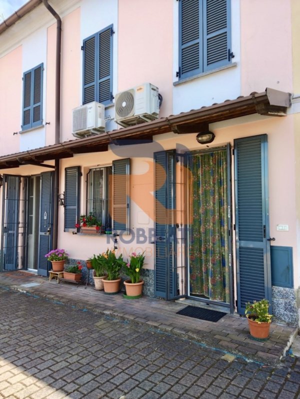 casa indipendente in vendita a Cava Manara