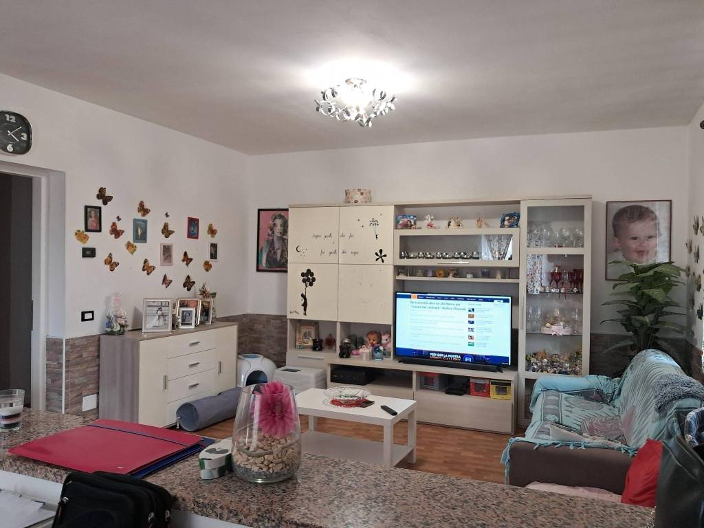 appartamento in vendita a Cava Manara in zona Mezzana Corti