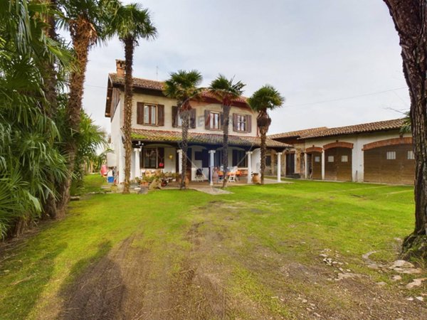 casa indipendente in vendita a Cava Manara