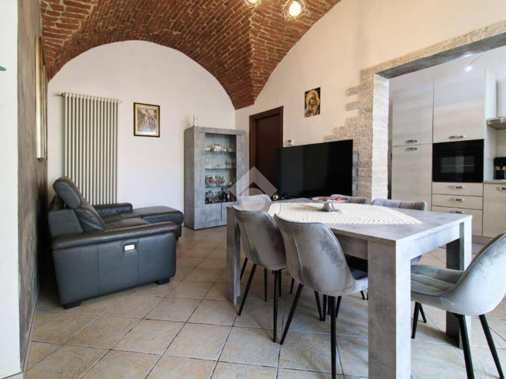 appartamento in vendita a Cava Manara