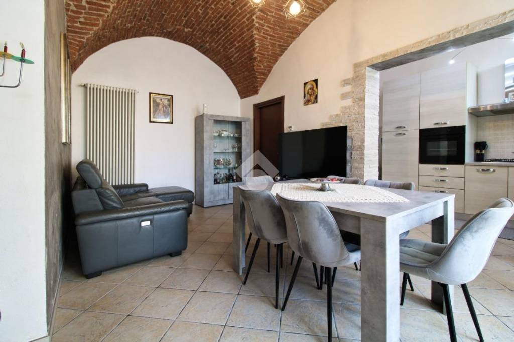 appartamento in vendita a Cava Manara