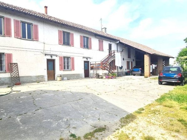 casa indipendente in vendita a Cava Manara