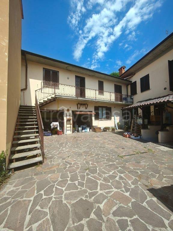 appartamento in vendita a Cava Manara