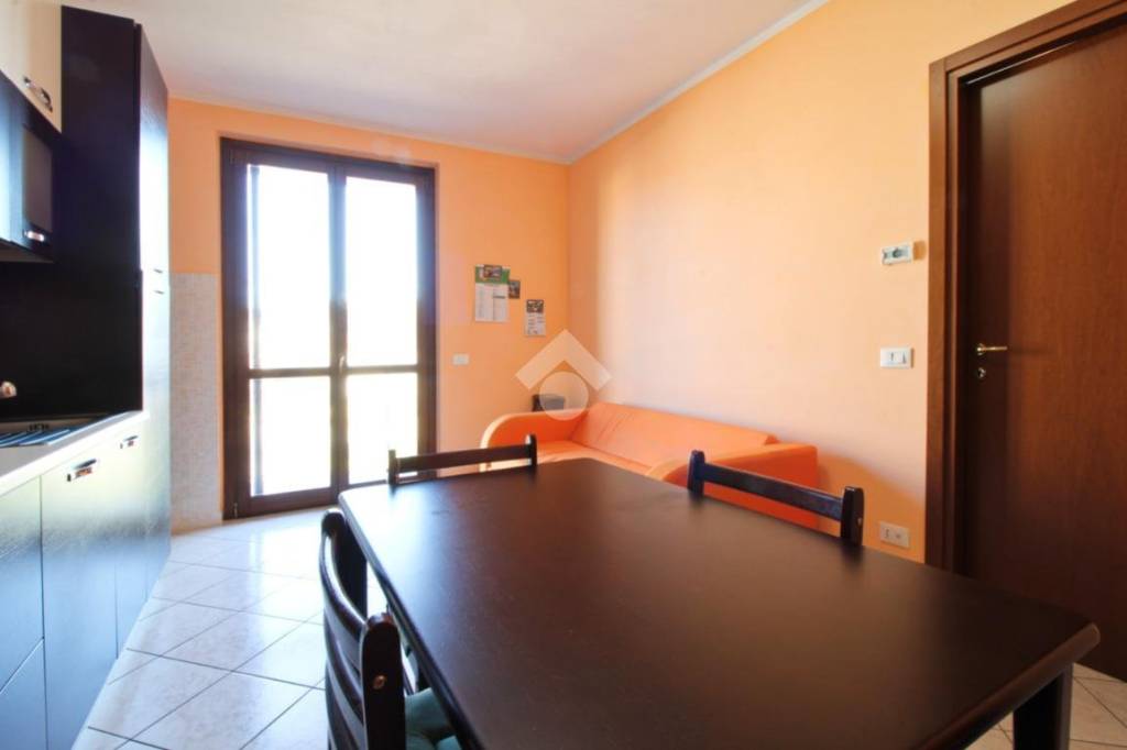 appartamento in vendita a Cava Manara in zona Mezzana Corti