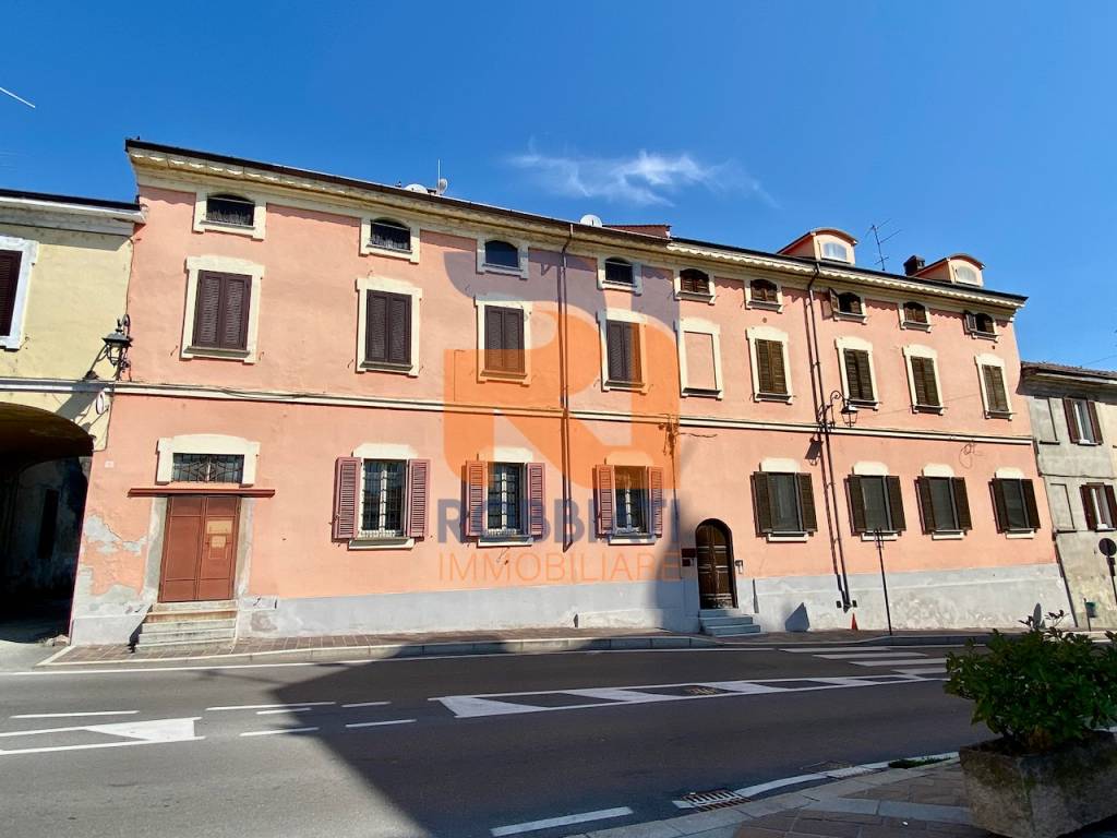 negozio in vendita a Cava Manara