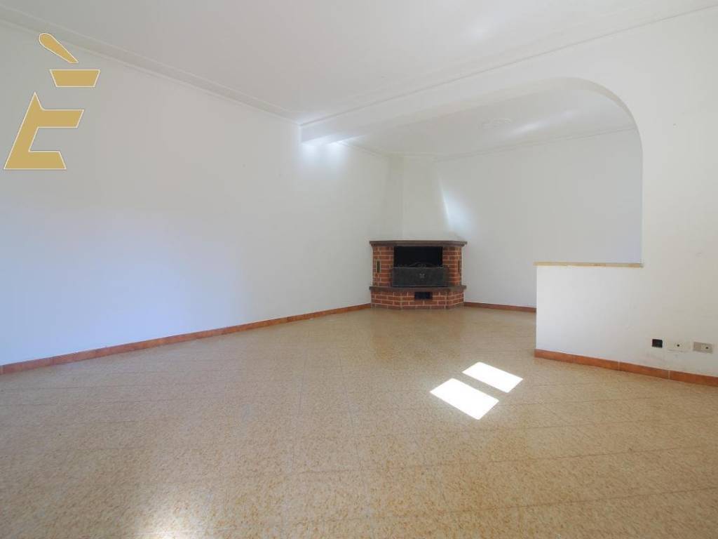 casa semindipendente in vendita a Cava Manara in zona Tre Re