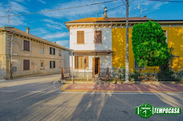 casa indipendente in vendita a Cava Manara in zona Mezzana Corti