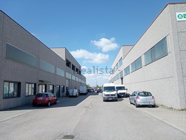 ufficio in vendita a Cava Manara