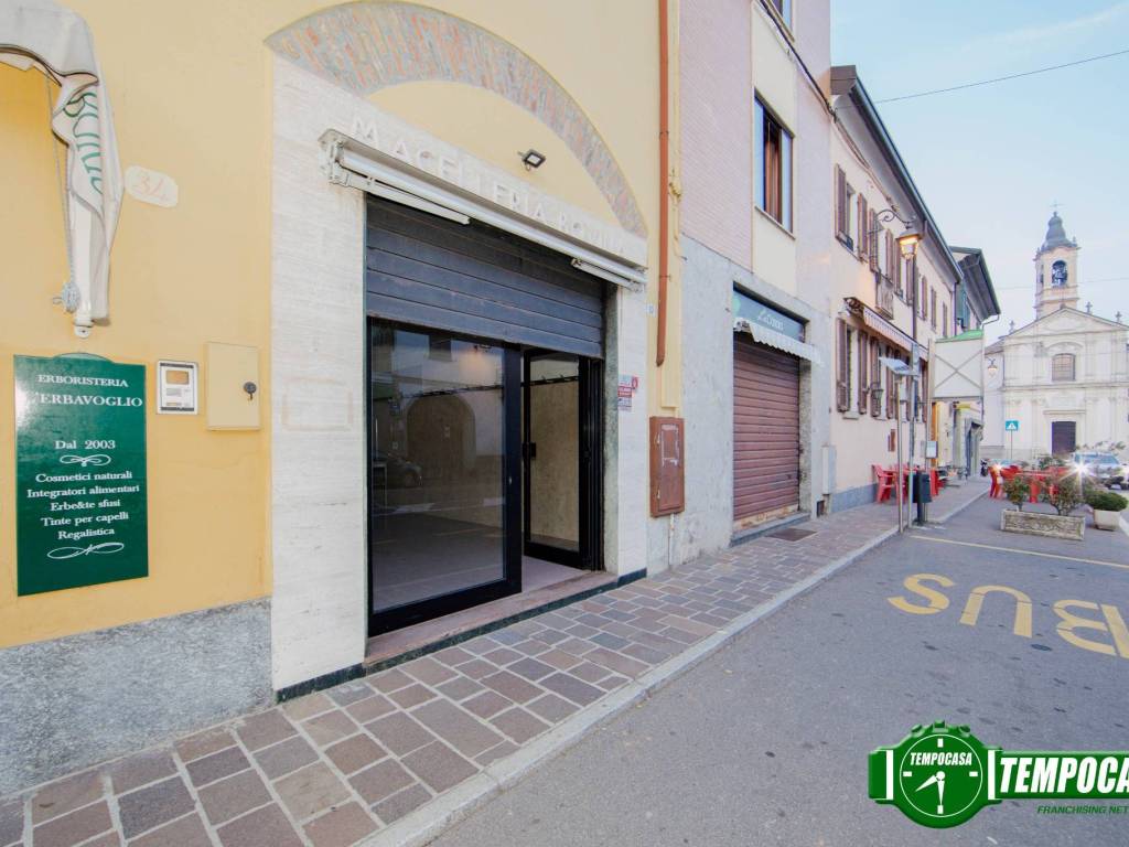 negozio in vendita a Cava Manara