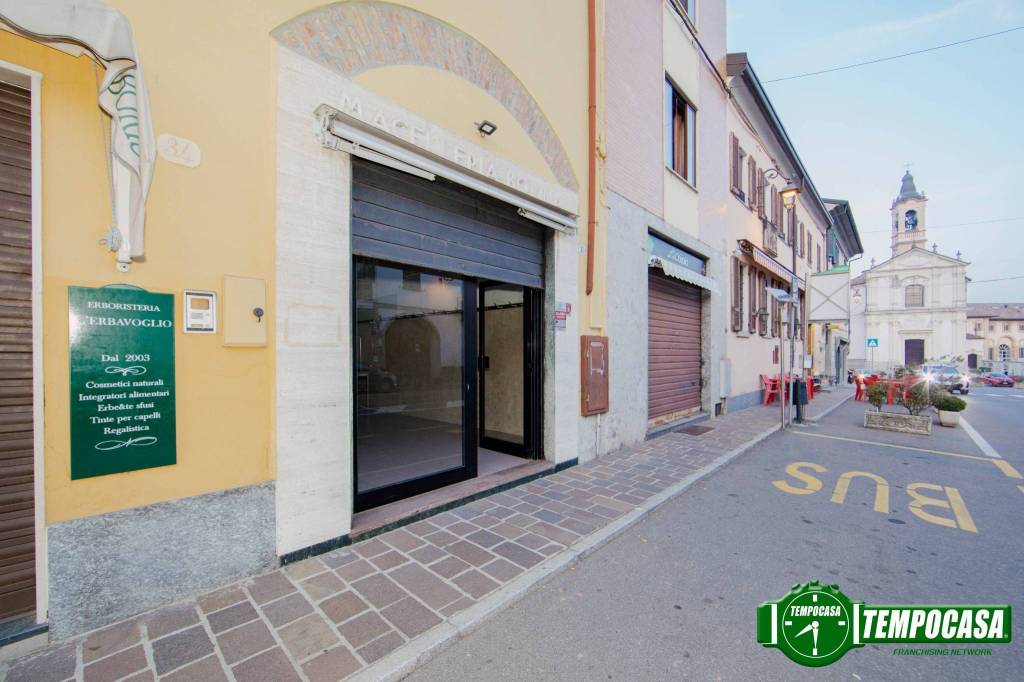 negozio in vendita a Cava Manara