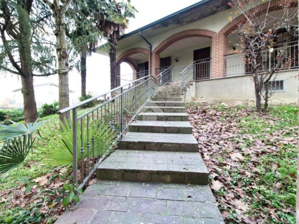 appartamento in vendita a Cava Manara in zona Mezzana Corti