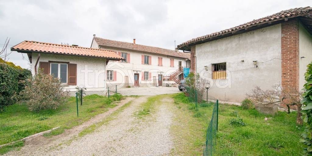 casa indipendente in vendita a Cava Manara