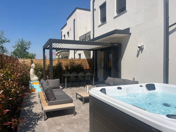 casa indipendente in vendita a Cava Manara