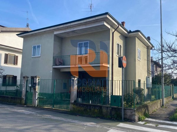 casa indipendente in vendita a Cava Manara