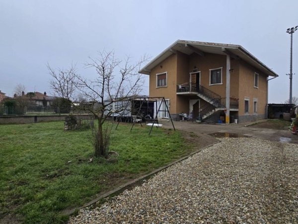 casa indipendente in vendita a Cava Manara