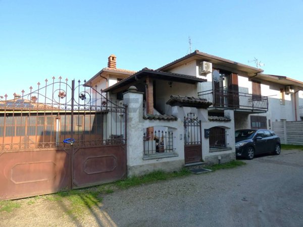 casa indipendente in vendita a Cava Manara