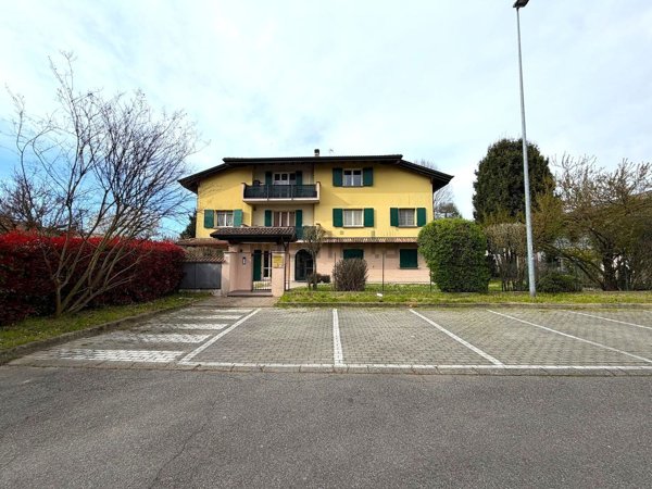 appartamento in vendita a Cava Manara in zona Mezzana Corti