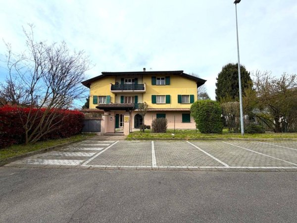 appartamento in vendita a Cava Manara in zona Mezzana Corti