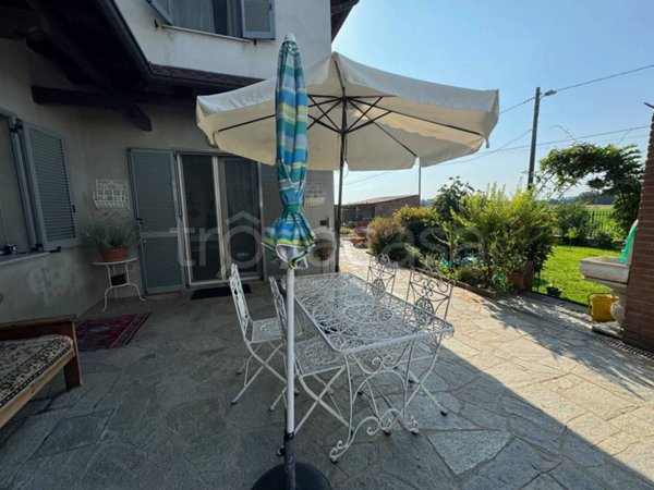 casa indipendente in vendita a Cava Manara in zona Tre Re
