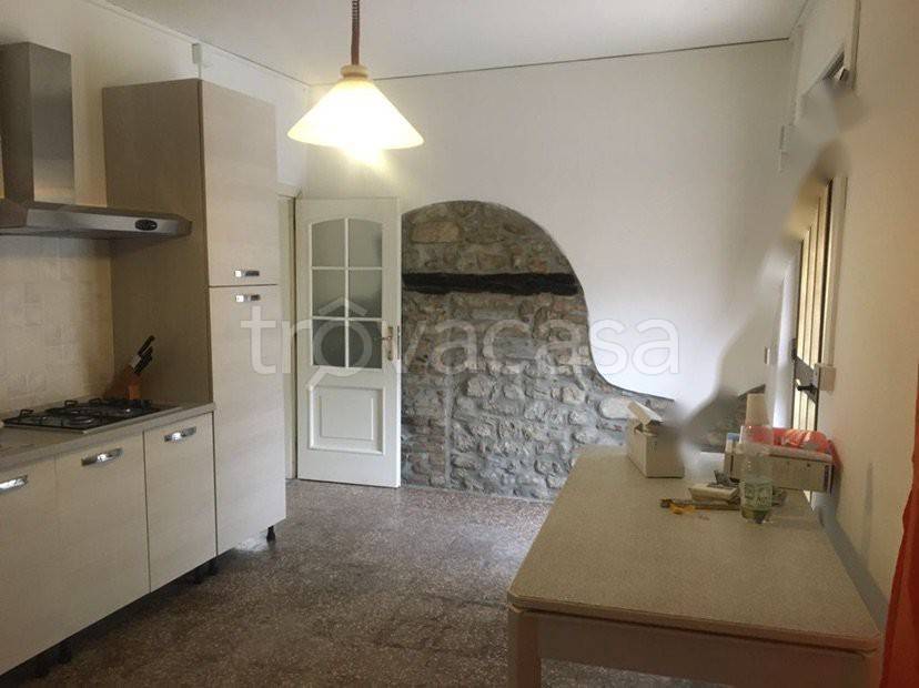 casa indipendente in vendita a Cecima