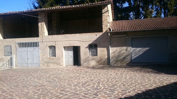 casale in vendita a Cecima