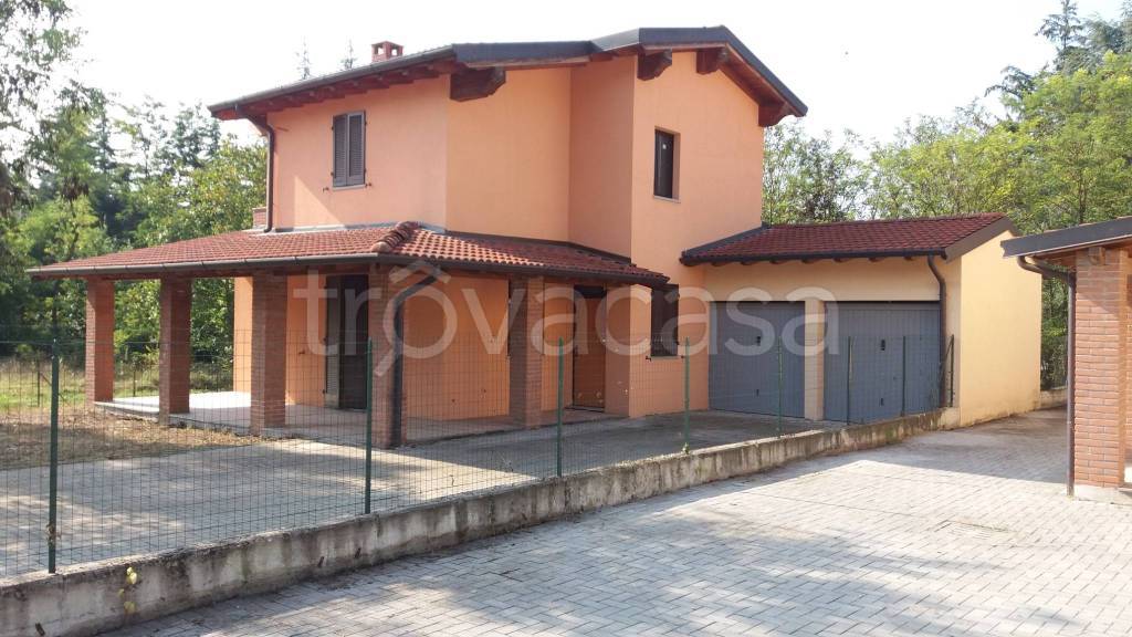casa indipendente in vendita a Cecima