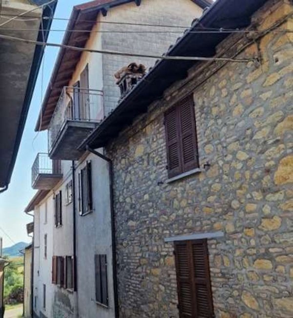 casa indipendente in vendita a Cecima in zona Serra del Monte