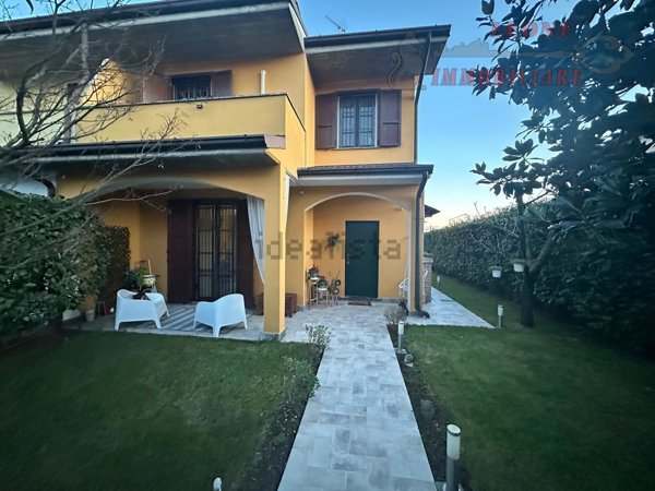 casa indipendente in vendita a Ceranova