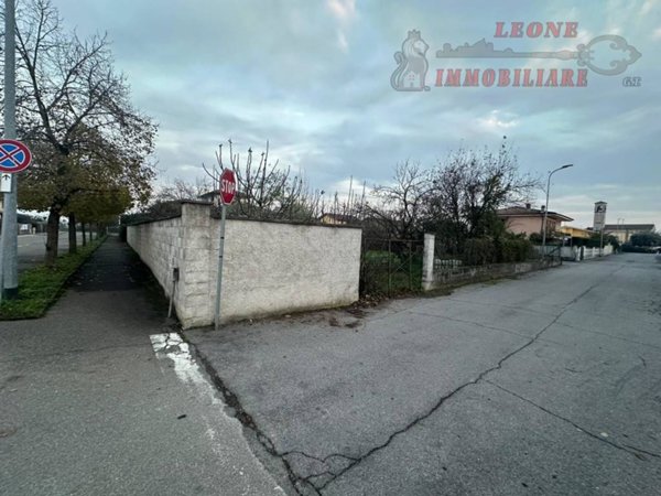 terreno edificabile in vendita a Ceranova