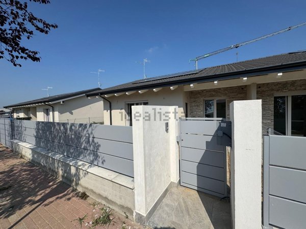 casa indipendente in vendita a Ceranova