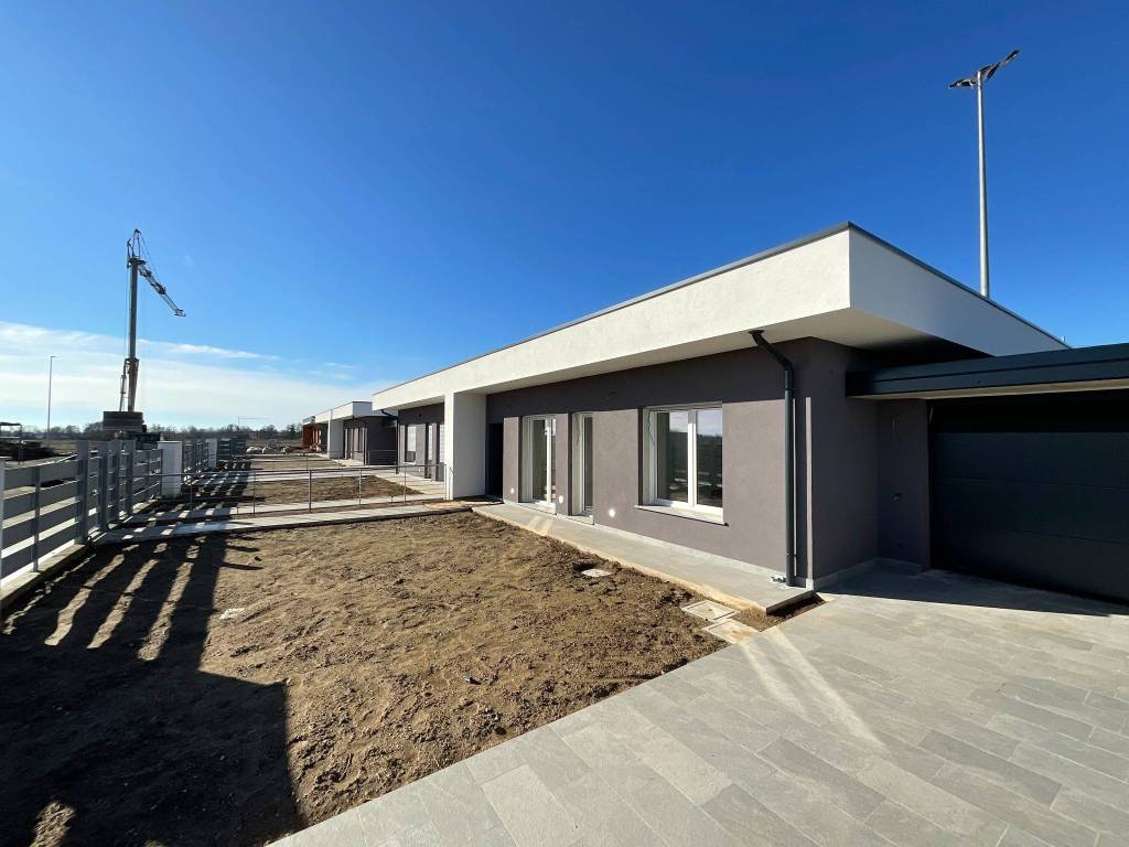 casa indipendente in vendita a Ceranova