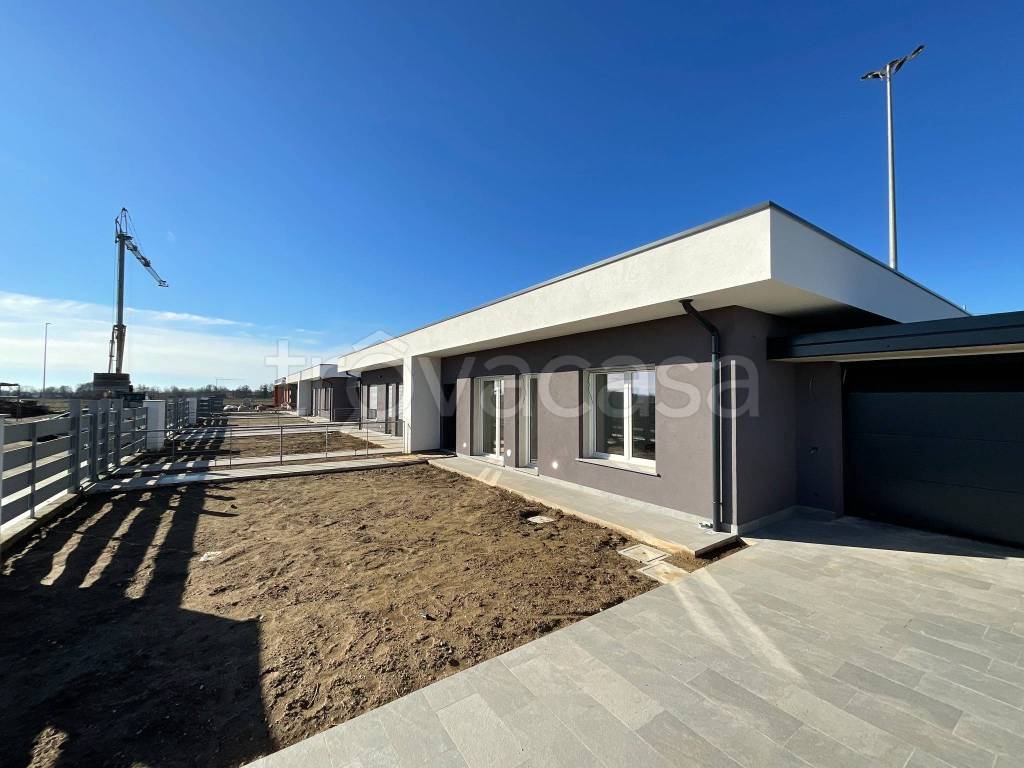 casa indipendente in vendita a Ceranova