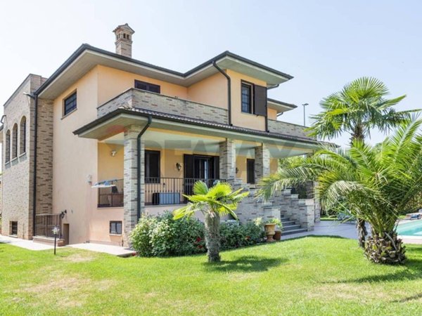 casa indipendente in vendita a Ceranova