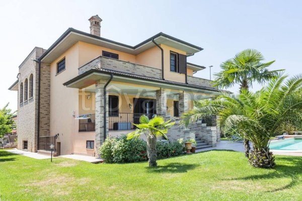 casa indipendente in vendita a Ceranova