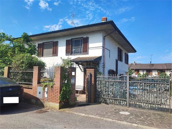 casa indipendente in vendita a Ceranova