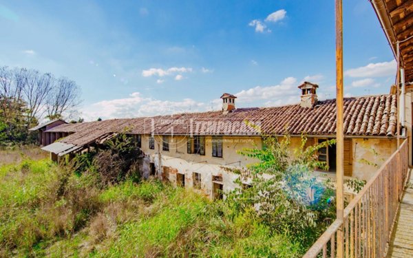 casale in vendita a Cergnago