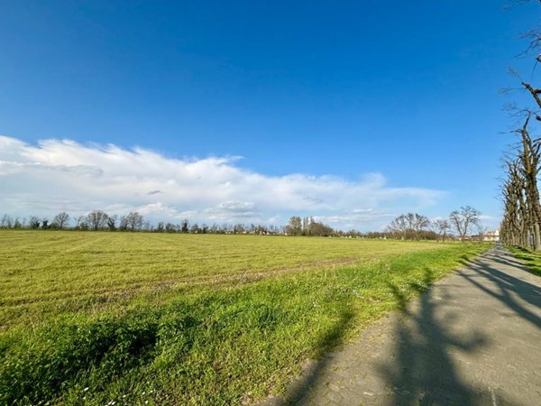 terreno edificabile in vendita a Certosa di Pavia
