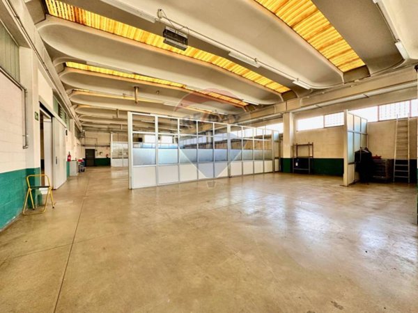 locale di sgombero in vendita a Certosa di Pavia