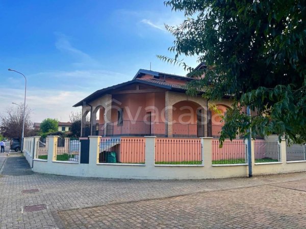 casa indipendente in vendita a Certosa di Pavia