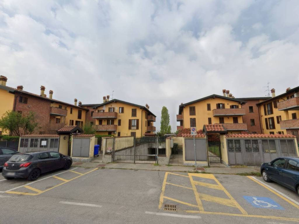 locale commerciale in vendita a Certosa di Pavia