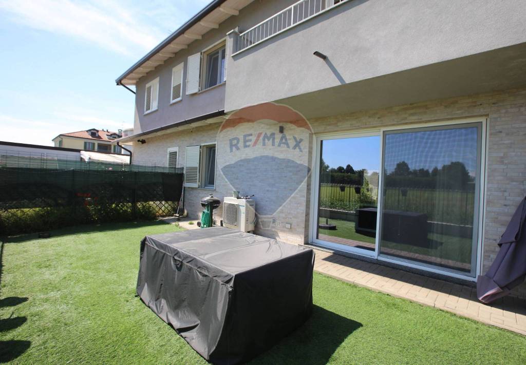 casa indipendente in vendita a Certosa di Pavia