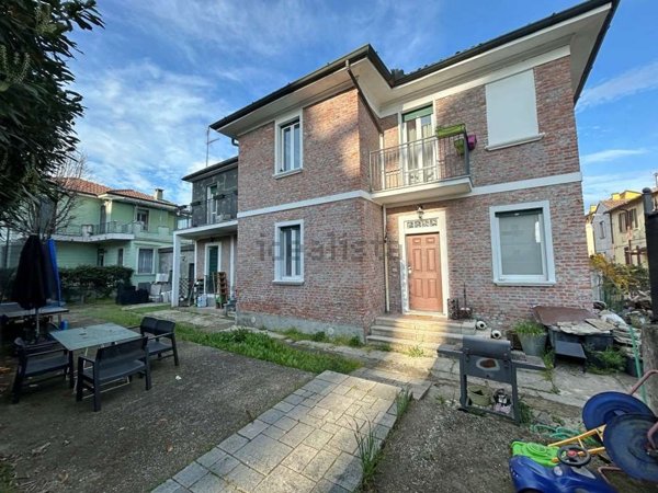 casa indipendente in vendita a Certosa di Pavia