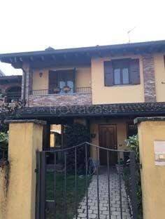casa indipendente in vendita a Certosa di Pavia