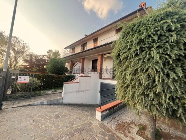 casa indipendente in vendita a Certosa di Pavia
