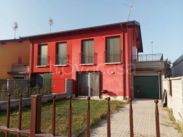 casa indipendente in vendita a Certosa di Pavia
